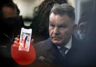 Δολοφονία Άλκη: Φωτογραφία με μαχαίρι του Γιώργου Σαββίδη έδειξε ο Κούγιας στους δημοσιογράφους