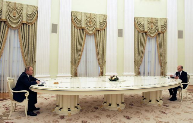 Ουκρανία: Συνάντηση Πούτιν - Σολτς με... αποστάσεις