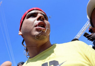 Μεξικό: Γιατί μετανάστες ράβουν τα στόματά τους – Σοκαριστικές εικόνες