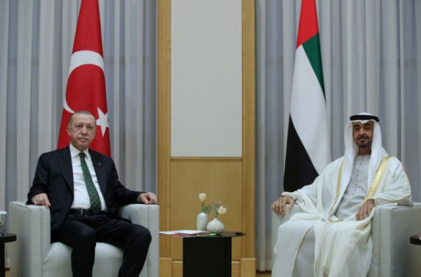 Τα Ηνωμένα Αραβικά Εμιράτα δίνουν το «φιλί της ζωής» στον Ερντογάν – Πώς φτάσαμε στη μεγάλη αλλαγή των σχέσεων