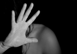 Φιλιατρά: Σοκ οι αποκαλύψεις για τη 14χρονη που εξέδιδε η αδερφή της – Της έδινε χασίς πριν τα ραντεβού