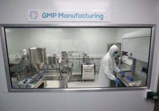 «Καμπανάκι» Μόσιαλου: Δεν ξέρουμε τις επιπτώσεις της Όμικρον στους ανεμβολίαστους