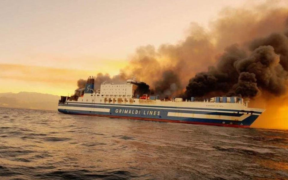 Φωτιά στο Euroferry Olympia: Πώς εγκατέλειψαν το φλεγόμενο πλοίο οι επιβαίνοντες - Οι πρώτες μαρτυρίες