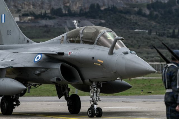 Rafale: Μία τριάδα αεροσκαφών πέταξε ανατολικά της Άνδρου