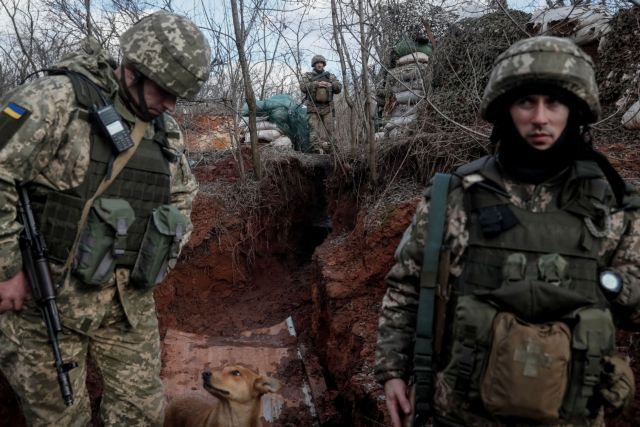 Ουκρανία: Δύο στρατιώτες και ένας άμαχος σκοτώθηκαν από αυτονομιστές στο Ντοντσέκ