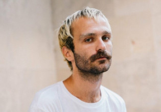 Βιασμός στη Θεσσαλονίκη: «Υπάρχει συμβόλαιο θανάτου εναντίον μου» λέει ο ακτιβιστής Ηλίας Γκιώνης