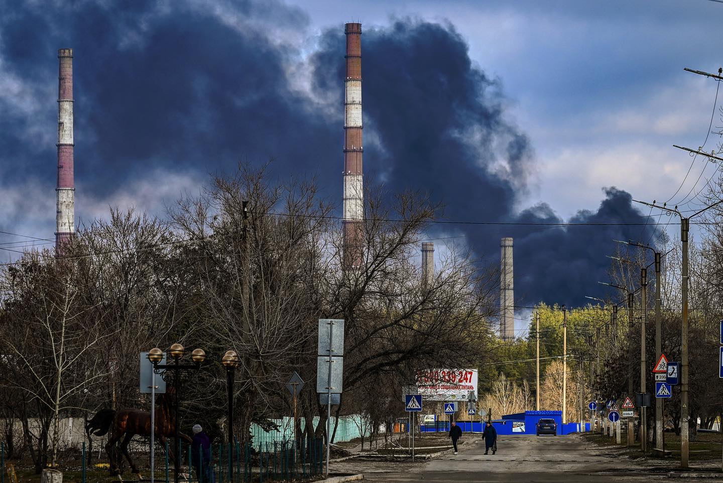 Ουκρανία: Οβίδες «σκάνε» σε απόσταση αναπνοής από έλληνα φωτορεπόρτερ