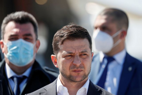 Ουκρανία: «Οδεύουμε προς νέο Ψυχρό Πόλεμο» λέει ο καθηγητής Γιώργος Φίλης