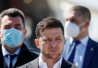 Πόλεμος στην Ουκρανία: «Οι ρωσικές δυνάμεις κινούνται για να αποκεφαλίσουν την ουκρανική κυβέρνηση»