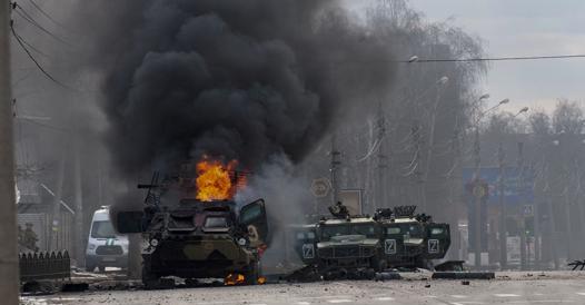 Πόλεμος στην Ουκρανία: Πολύνεκρες επιθέσεις στο Χάρκοβο - Αλλάζει τακτική με «carpet bombing» ο Πούτιν