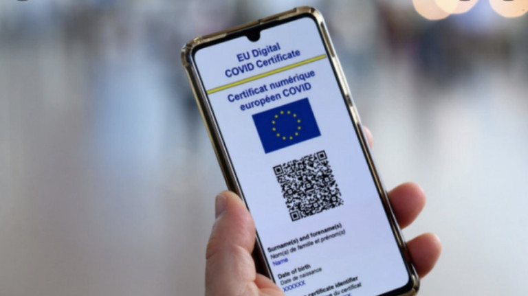 Πιστοποιητικό εμβολιασμού: Παράταση της χρήσης για ένα χρόνο προτείνει η Κομισιόν