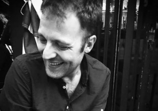 Δολοφονία Αλκη: Η εθνικότητα του δράστη και «το τέρας του ρατσισμού» – Viral ανάρτηση του Κορτώ