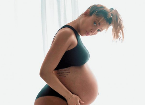 Αμαρυλλίς: Δημοσίευσε την πρώτη της φωτογραφία με το νεογέννητο