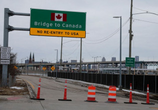 Καναδάς: Πρώτη σύλληψη διαδηλωτή σε γέφυρα που βρίσκεται στα σύνορα της χώρας με τις ΗΠΑ