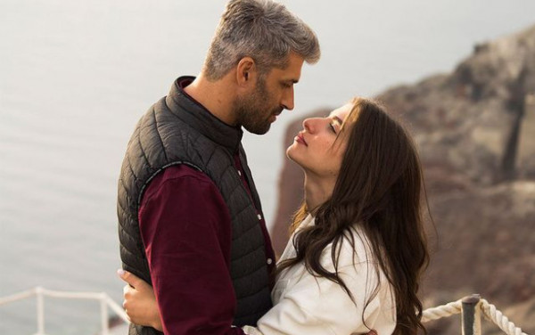 Αλέξης Παππάς: Ξεπερνά την Αθηνά New York στην αγκαλιά της Άννας