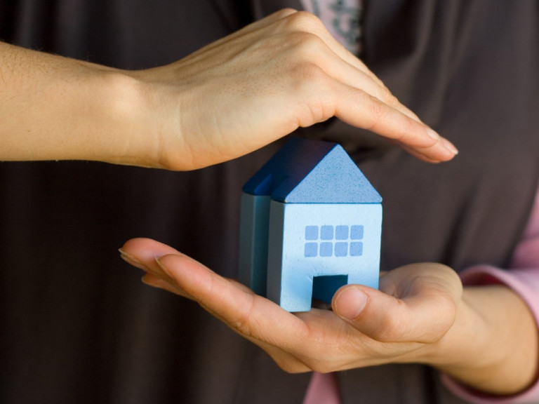 Δήμος Ηρακλείου Αττικής: Σπίτι δωρεάν για 2 χρόνια σε άπορους και γυναίκες θύματα βίας