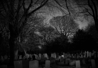 Αυστραλία: Βεβήλωσαν τάφους και έκλεψαν δυο κρανία