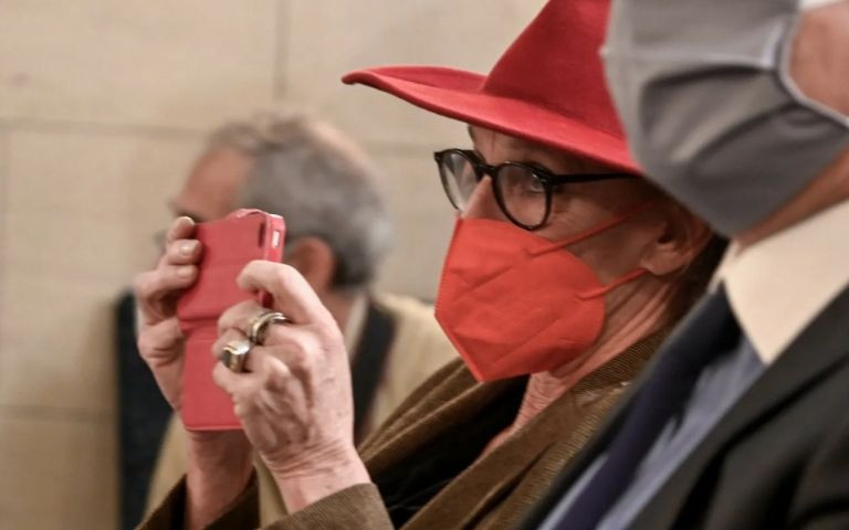 Το κόκκινο που έγινε μαύρο