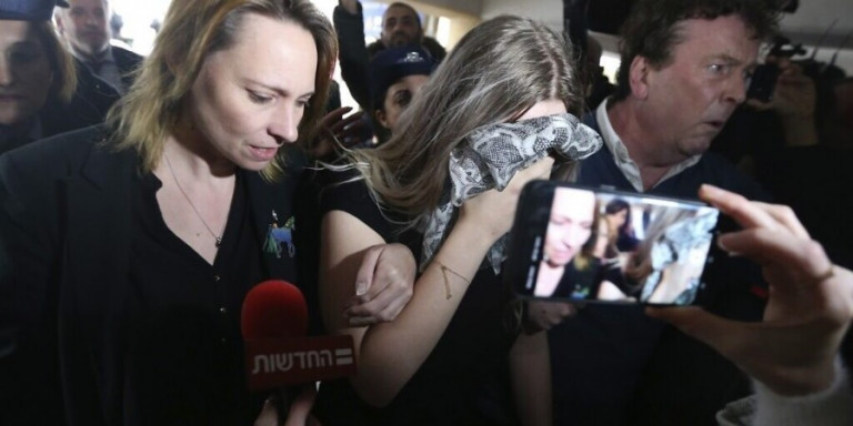 Αρθρο-φωτιά: Πώς τα ισραηλινά ΜΜΕ βίασαν… για δεύτερη φορά τη 19χρονη Βρετανίδα στην Κύπρο
