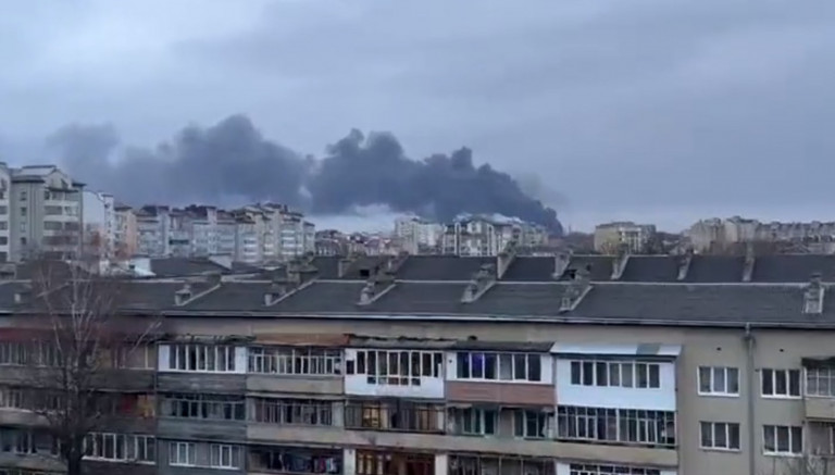 Ουκρανία: Φοιτητής στην Ουκρανία κατέγραψε τους πρώτους βομβαρδισμούς με τις σειρήνες να ηχούν