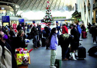 Η Βρετανία «τελειώνει» την καραντίνα για όσους έχουν κοροναϊό – Τι θα ανακοινώνει ο Μπόρις Τζόνσον
