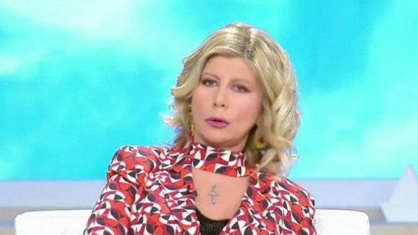 Εκτός εαυτού η Ζήνα Κουτσελίνη για τη συνέντευξη των γονιών από την Πάτρα: «Μπορεί να είμαι ηλίθια αλλά…»