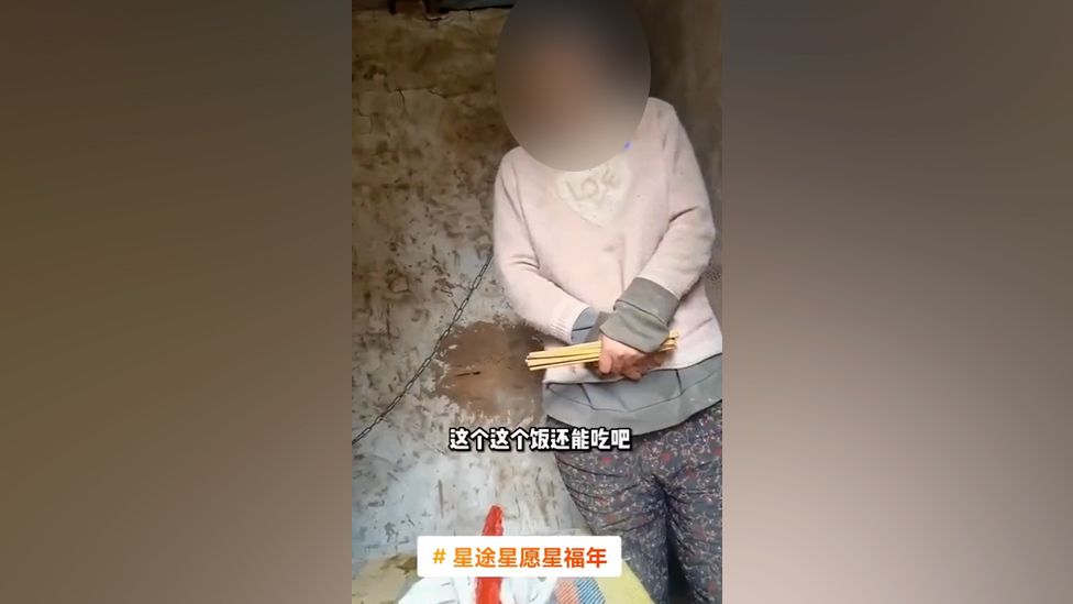 Κίνα: Συνελήφθη ο σύζυγος που είχε αλυσοδεμένη σε παράγκα τη γυναίκα του