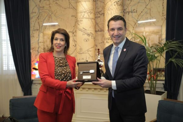 Ταξίδι στην Αλβανία για την Δήμαρχο της Κέρκυρας