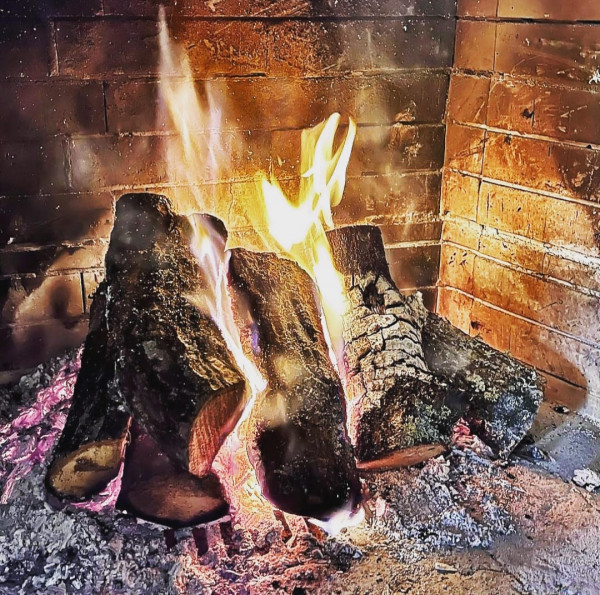 Γλυφάδα: Όλα τα σπασμένα κλαδιά και δέντρα τεμαχίζονται και χαρίζονται σε όλους δωρεάν καυσόξυλα