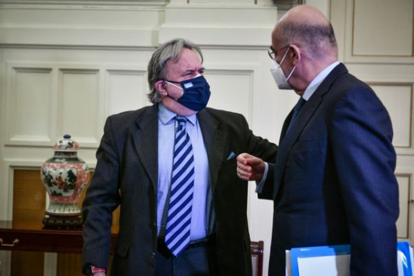 Συναντήσεις του ΥΠΕΞ με τους εκπροσώπους των κομμάτων για Ουκρανικό και Τουρκία