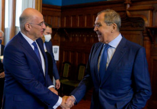 «Μια σύγκρουση στην Ουκρανία δεν θα έχει νικητή» – Τι είπαν Λαβρόφ και Έλληνας ΥΠΕΞ για Τουρκία