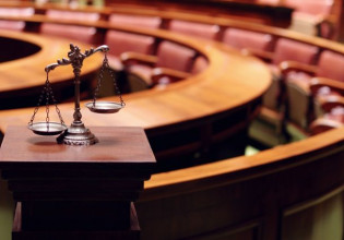 Ειδικό δικαστήριο: Απορρίφθηκε το αίτημα Παπαγγελόπουλου – Τουλουπάκη για τηλεοπτική κάλυψη της δίκης