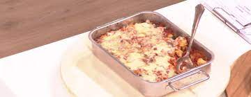 Ο Μάνος Δημητρούλης μας ετοιμάζει τορτελίνι φούρνου με μανιτάρια και σπανάκι