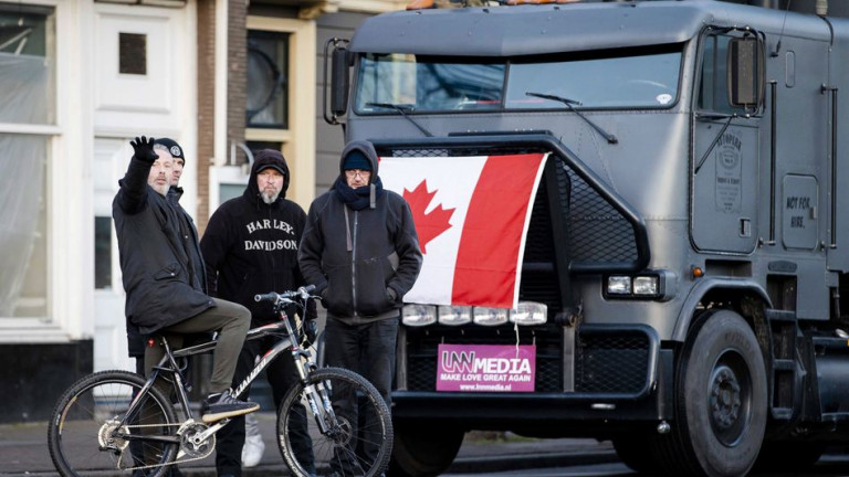 Ολλανδία: Ένα κομβόι κατά των υγειονομικών περιορισμών έχει αποκλείσει το κέντρο της Χάγης