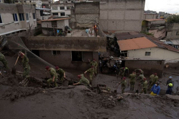 Πλημμύρες στον Ισημερινό: Τουλάχιστον 27 νεκροί και 53 τραυματίες