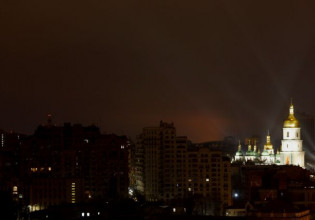 Ουκρανία: Εκρήξεις ακούγονται στο Κίεβο και Μαριούπολη