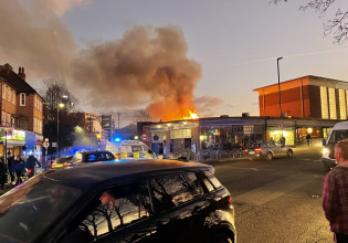 Λονδίνο: Μεγάλη πυρκαγιά σε σταθμό του μετρό