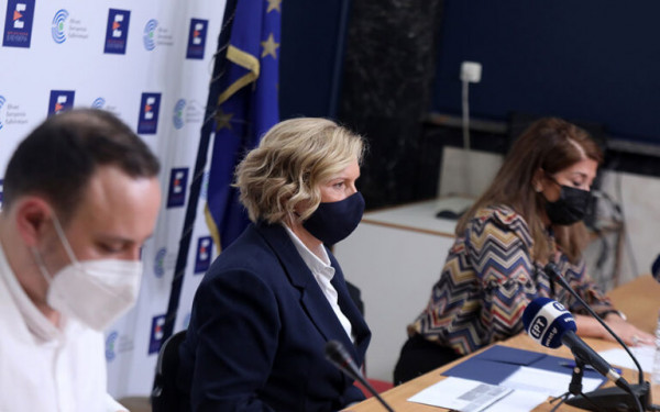 Κοροναϊός: Δείτε live την ενημέρωση για την πανδημία