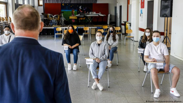 Πανδημία: Προκαλούν ανησυχία οι μελέτες για τις επιπτώσεις στα παιδιά και τους έφηβους