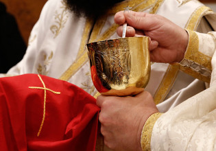 Κρήτη: Μαθητές δημοτικού σχολείου κοινώνησαν εν αγνοία των γονιών τους