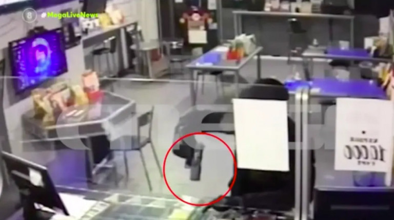 Γλυφάδα: Τρόμος σε πρακτορείο – Ο ληστής σημάδευε την υπάλληλο με το όπλο