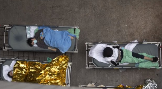 Χονγκ Κονγκ: Αφήνουν ασθενείς σε ράντζα έξω από τα νοσοκομεία
