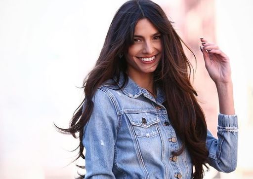 Τόπλες πόζα της Ηλιάνας Παπαγεωργίου έχει τρελάνει την Τζαμάικα