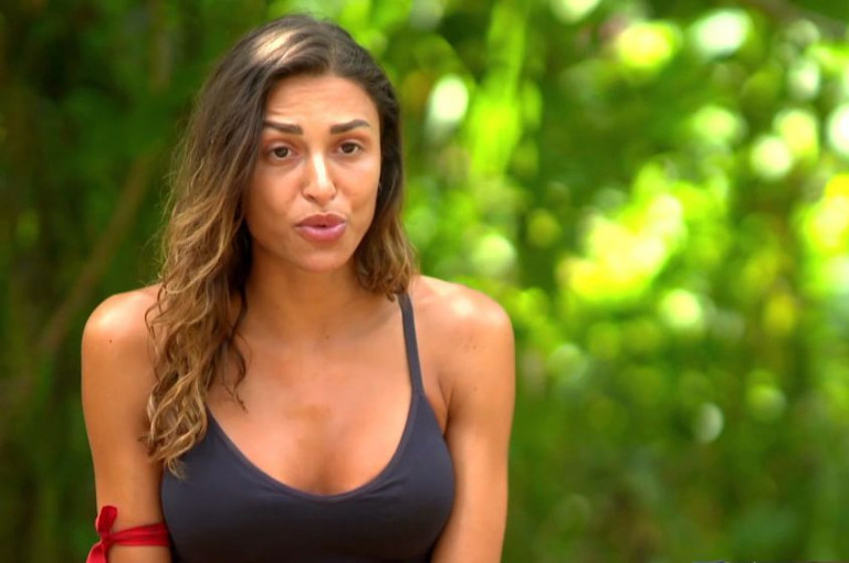Survivor: Έξαλλη η Ναυσικά με τη Βρισηίδα – «Δε θα επιτρέψω σε κανένα κοριτσάκι να μιλήσει για τη σχέση μου»