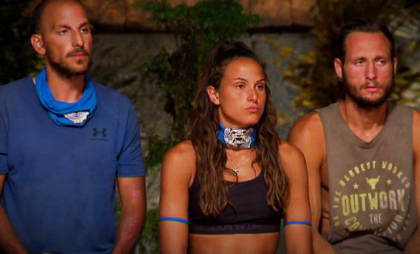 Survivor spoiler: Ο Σάκης Αρσενίου εισβάλλει στο ριάλιτι – Άφωνοι οι παίκτες