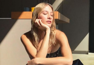 Επιστροφή στη φύση: Η τόπλες πόζα της Ισμήνης Παπαβλασόπουλου αναστάτωσε το Μαλιμπού