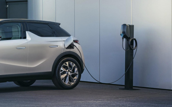 Επιδότηση 8.000 ευρώ για ηλεκτρικά ΙΧ