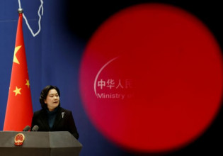 Ουκρανία: Δε συνιστά εισβολή η στρατιωτική δράση της Ρωσίας λέει το Πεκίνο