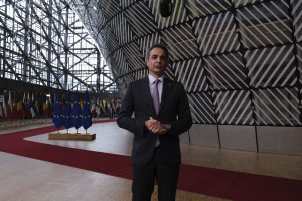 Στις Βρυξέλλες ο Μητσοτάκης για τη Σύνοδο Κορυφής ΕΕ – Αφρικανικής Ένωσης