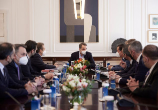 Μητσοτάκης: Αξιοποιείστε τα χρηματοδοτικά εργαλεία του κράτους – Συνάντηση με το νέο προεδρείο της ΕΣΕΕ